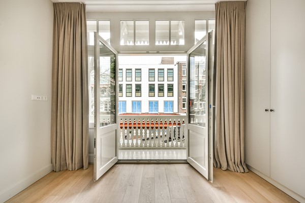 Medium property photo - Moreelsestraat 1A, 1071 BJ Amsterdam